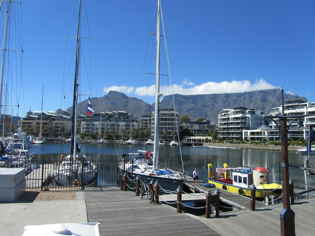 Hele dure jachten in de haven