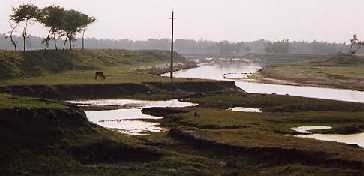 Rivier bij Rangpur in het avondlicht