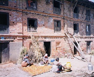 Langs de kant van de weg naar Kathmandu