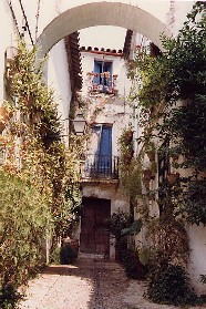 Straatje in de Moorse wijk van Cordoba