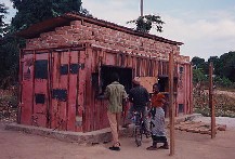 Tot winkel omgebouwde container